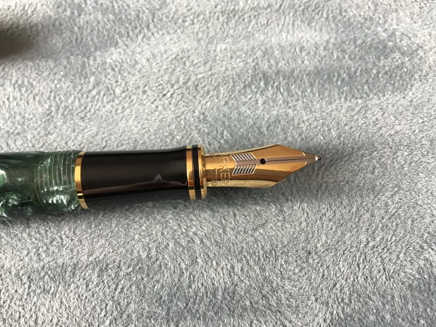 Parker Duofold International Fountain Pen - Green Marble — Global